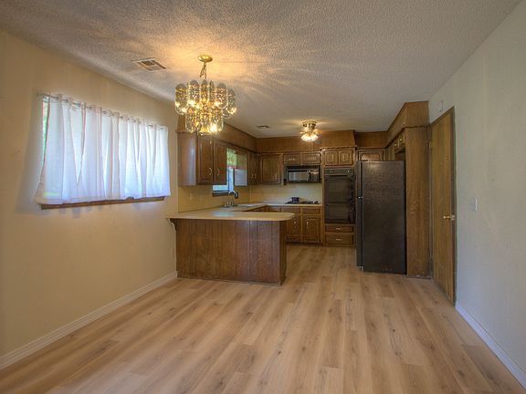 5th image of 1109 Colleen Dr