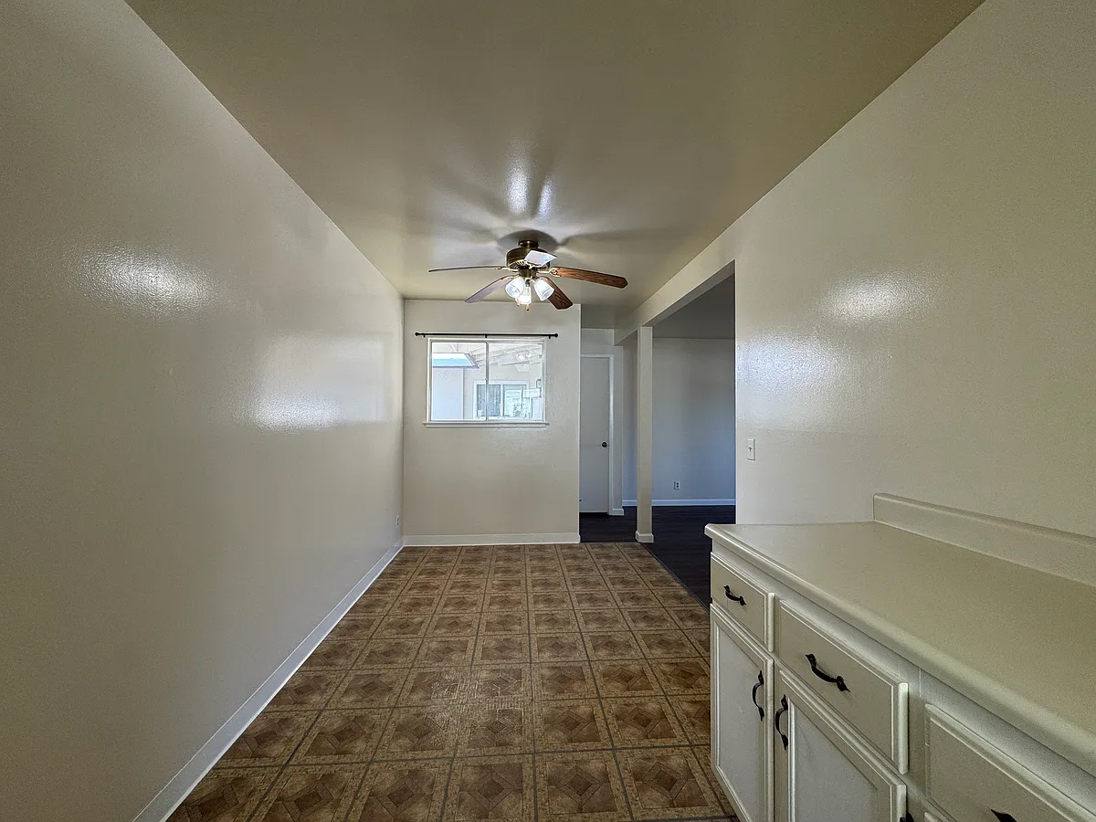 Building Photo - 217 California Ave #4
