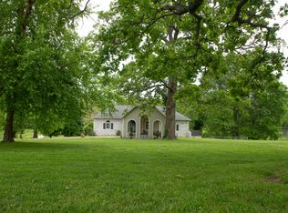 12417 Gateway Dr, Neosho, MO 64850