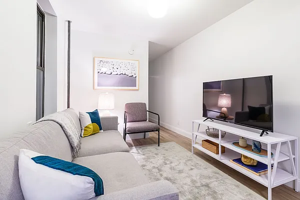 Rented by MNS | media 8