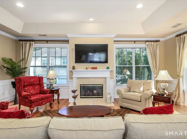 16 Franklin Court #16, Newtown, CT 06470