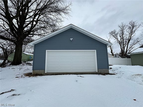 3rd image of 1208 Aberdeen Ave