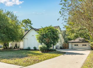 106 Poinciana St, Lake Jackson, TX 77566