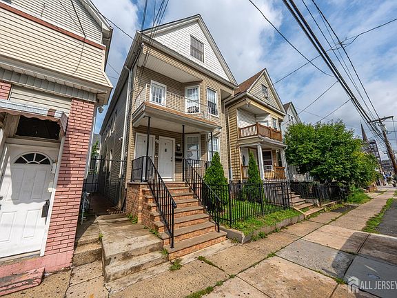 2nd image of 313 Washington Ave