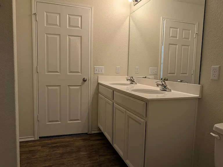 512 Hummingbird Ln #1 — Photo 5
