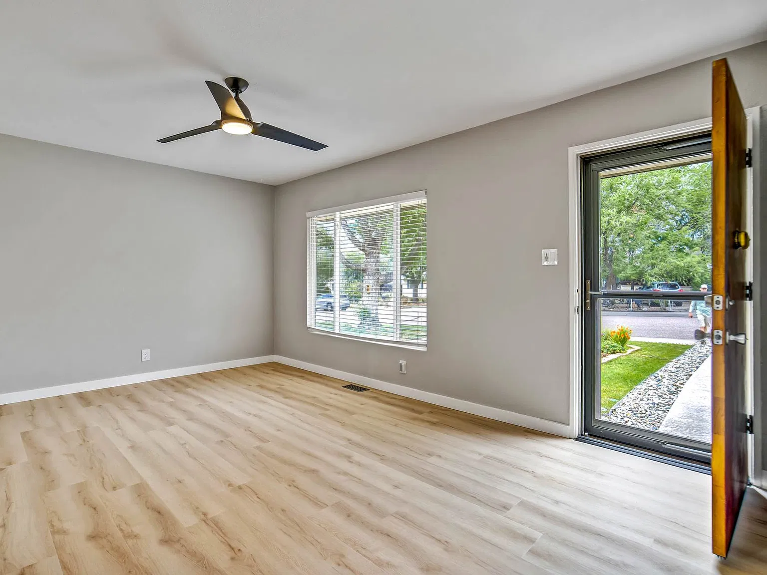 2 bed, 666 sqft, $1,600 — Photo 4