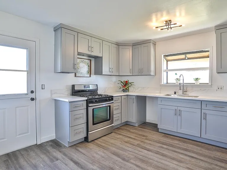 7033 W Avenue A2 — Photo 3