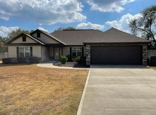 11 Silver Eagle Ct, Fort Mitchell, AL 36856