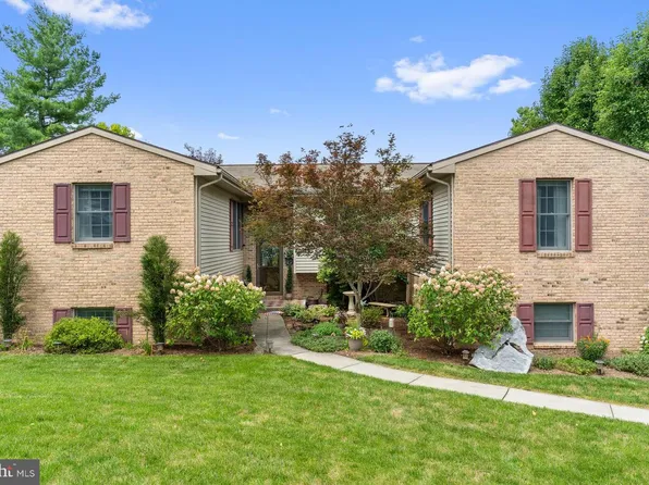 228 N Duke St, Hummelstown, PA 17036