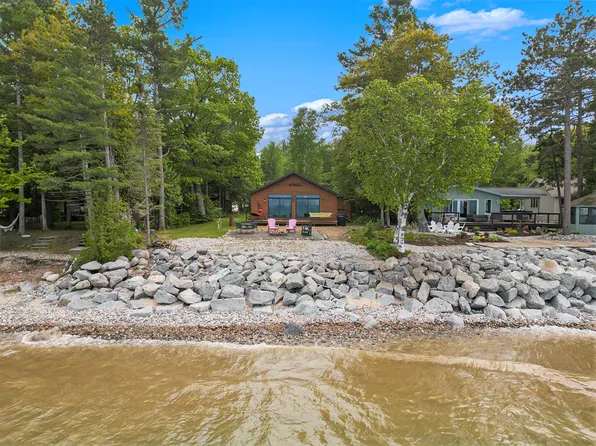 8257 Cordwood Trl, Cheboygan, MI 49721