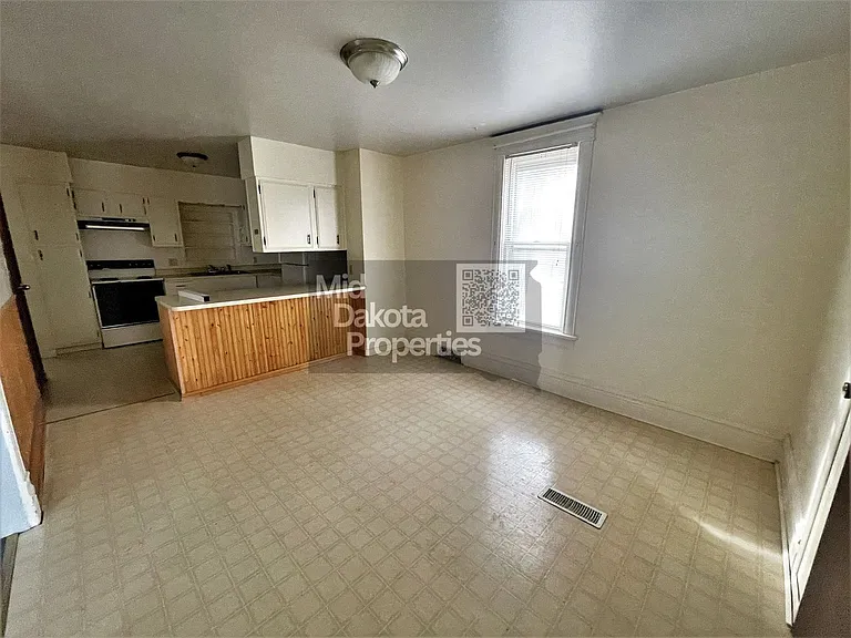 1019 W 4th Ave — Photo 3