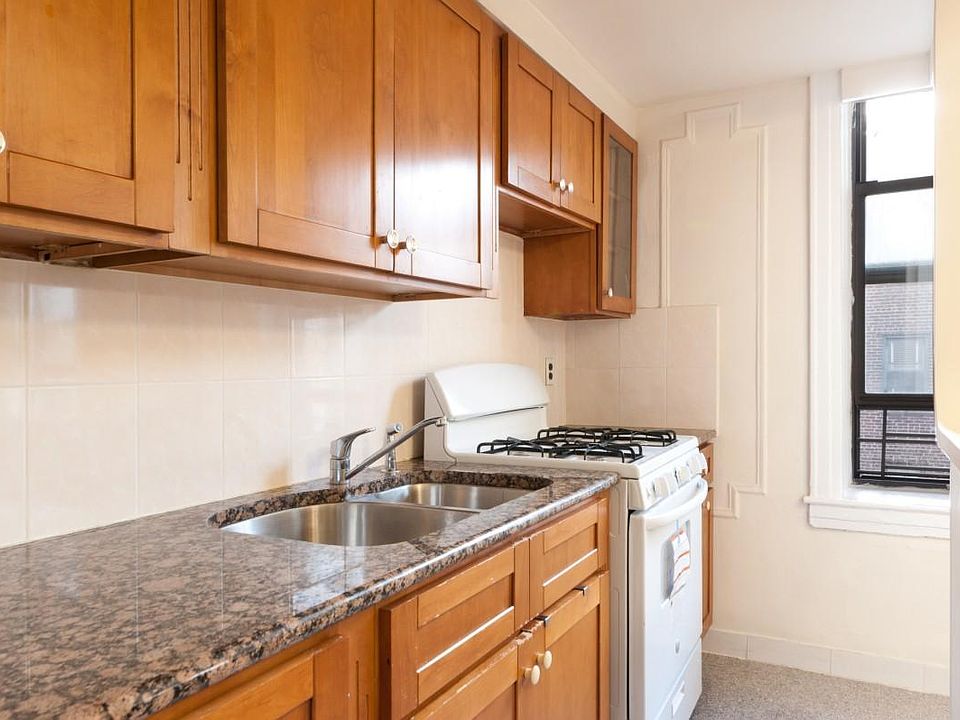 2nd image of 14307 Cherry Ave #1