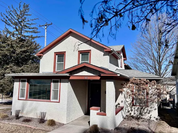 510 W Main St, Decorah, IA 52101