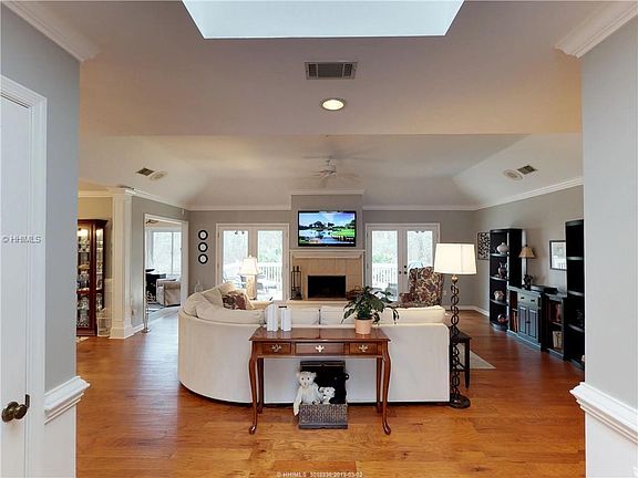 3rd image of 14 Lenora Dr