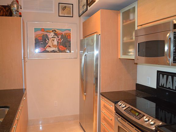 5th image of 951 Brickell Ave APT 2611