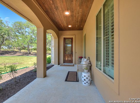 3rd image of 19 Sendero Woods