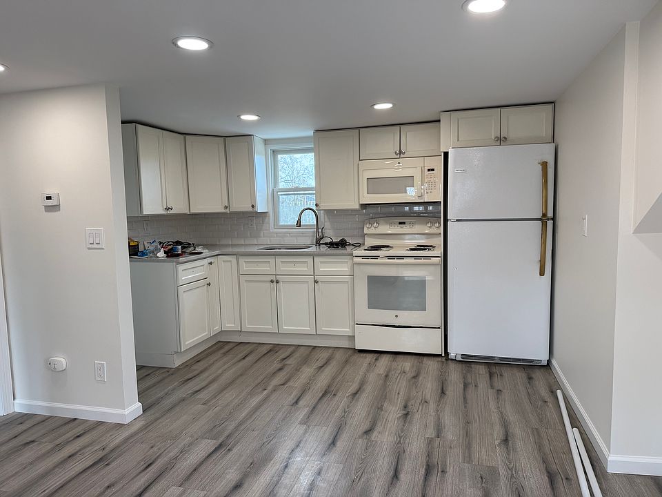 1st image of 798 S Broadway #A