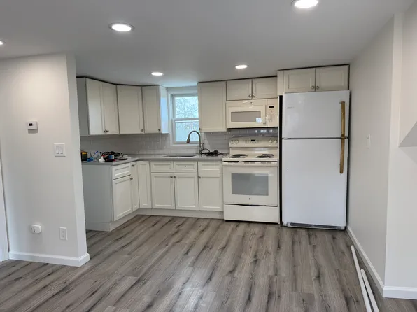 798 S Broadway, Lindenhurst, NY