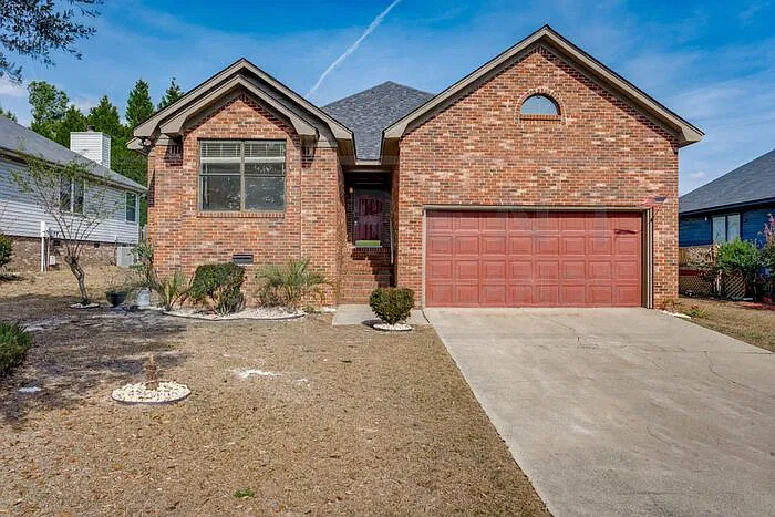 6 Huntcliff Ct