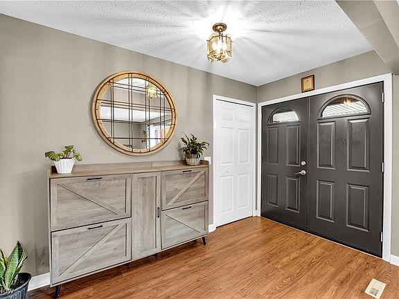 2nd image of 11900 Rolling Meadow Ln