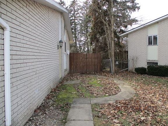 4th image of 8954 Bristol Ct