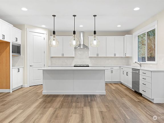 5th image of 18587 Sawgrass Drive NE