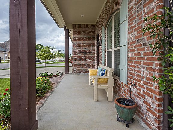 4th image of 118 Kellogg Ave
