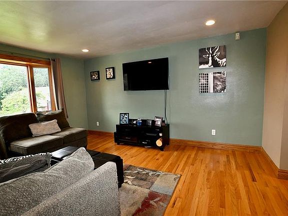 5th image of 116 Treona Dr