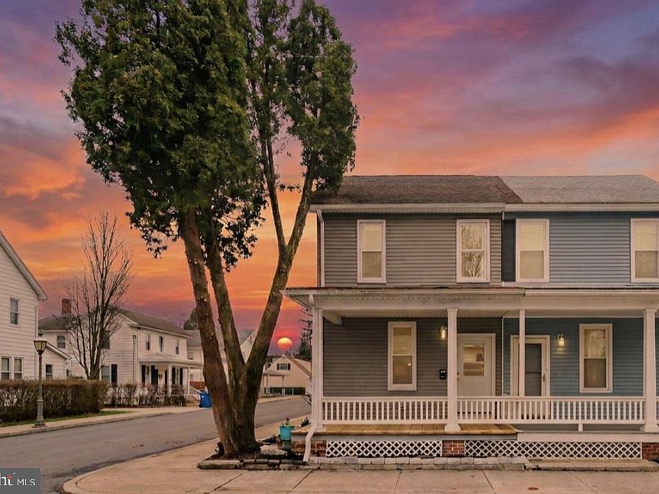 1st image of 301 W 2nd St