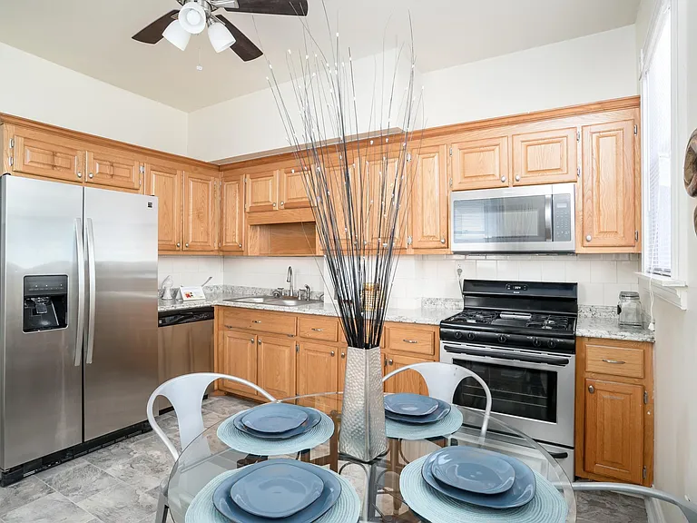 3104 E Marshall St — Photo 18