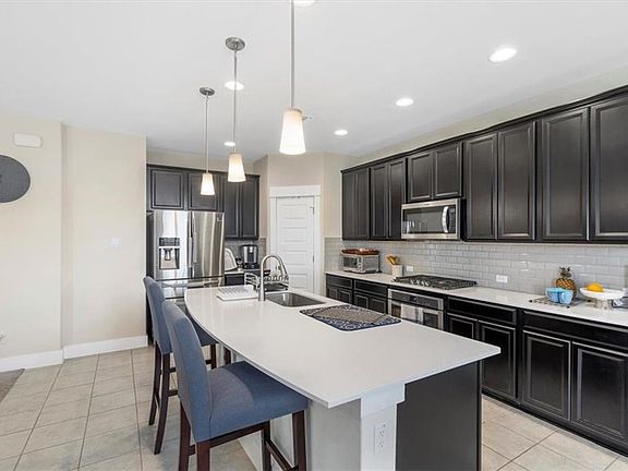 3rd image of 3328 Rooba St