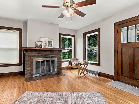 5th image of 686 Perry St