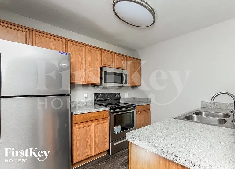 1604 Alcazar Plz — Photo 5