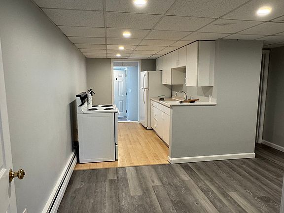 3rd image of 3 Chestnut St APT 3