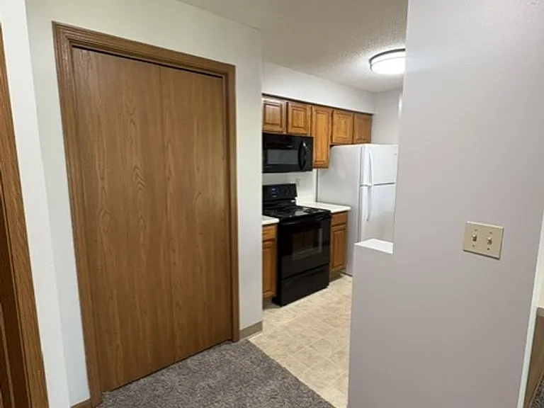 36 Plex - Village Green Apartments — Photo 6
