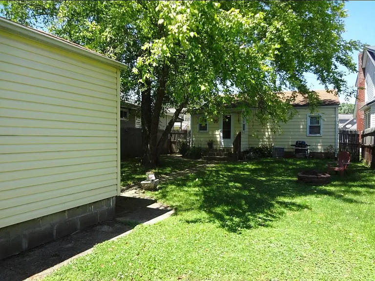 131 E Channel St — Photo 9