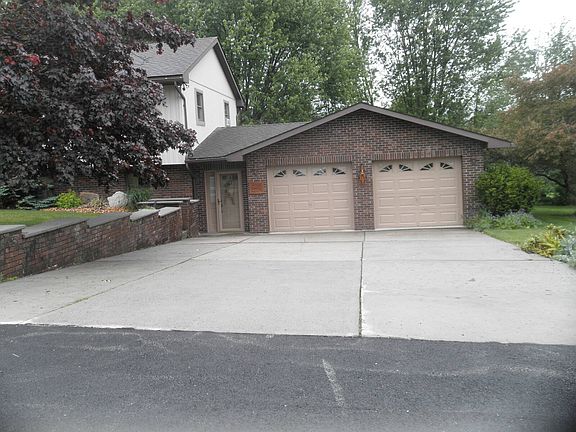 2nd image of 730 Swallow St
