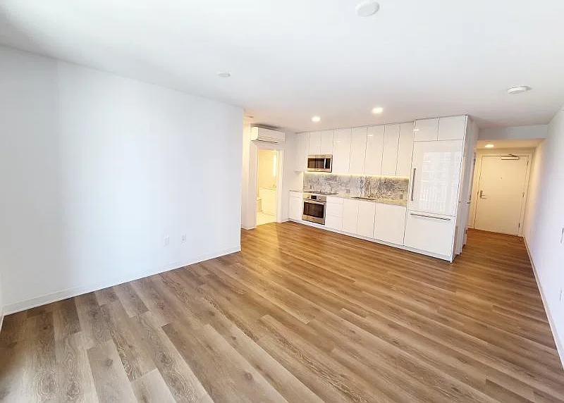1 bed, 575 sqft, $3,300 — Photo 2