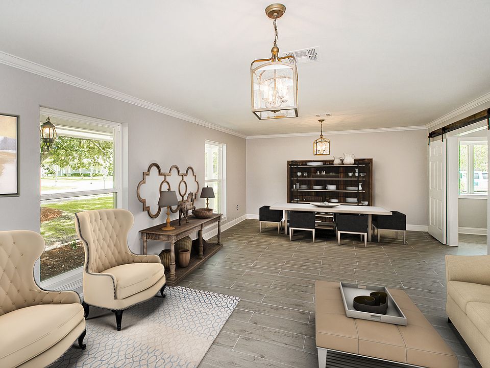 BEAUTIFUL HUGE LIVING ROOM