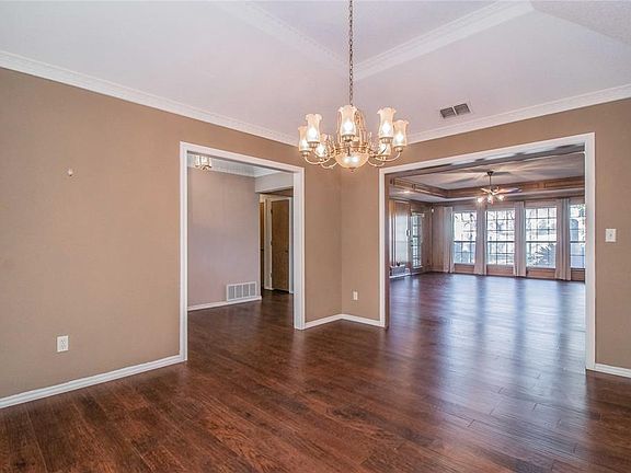 3rd image of 2307 Cathy Ct