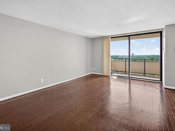 4th image of 5225 Pooks Hill Rd APT 1404S
