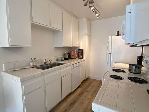 5th image of 5460 White Oak Ave Unit F309