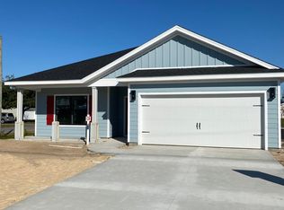500 Krystal Ln, Lynn Haven, FL 32444