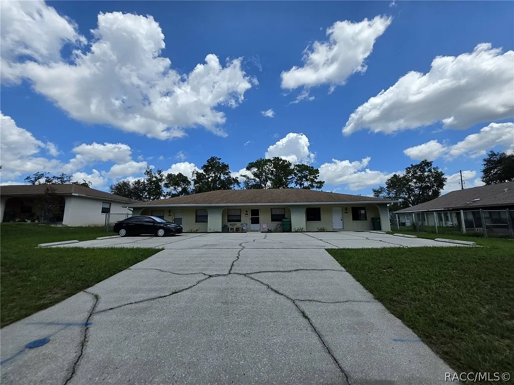 2 bed, 975 sqft, $1,200 — Photo 1