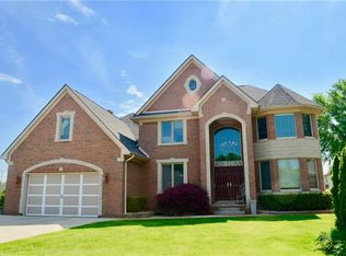 4626 Luisa Dr, Troy, MI 48085