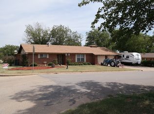 1404 Mary Dr, Iowa Park, TX 76367