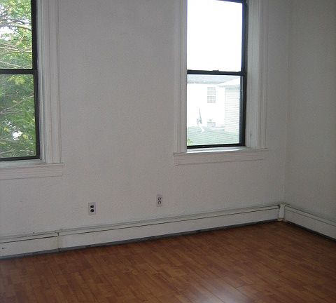 3rd image of 32 Emerson Ave APT 3R