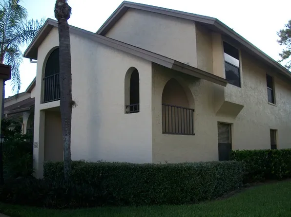 195 Fox Glen Dr, Naples, FL 34104