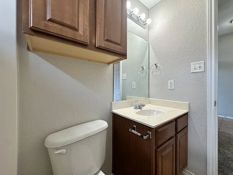 2810 Bastion Loop — Photo 36
