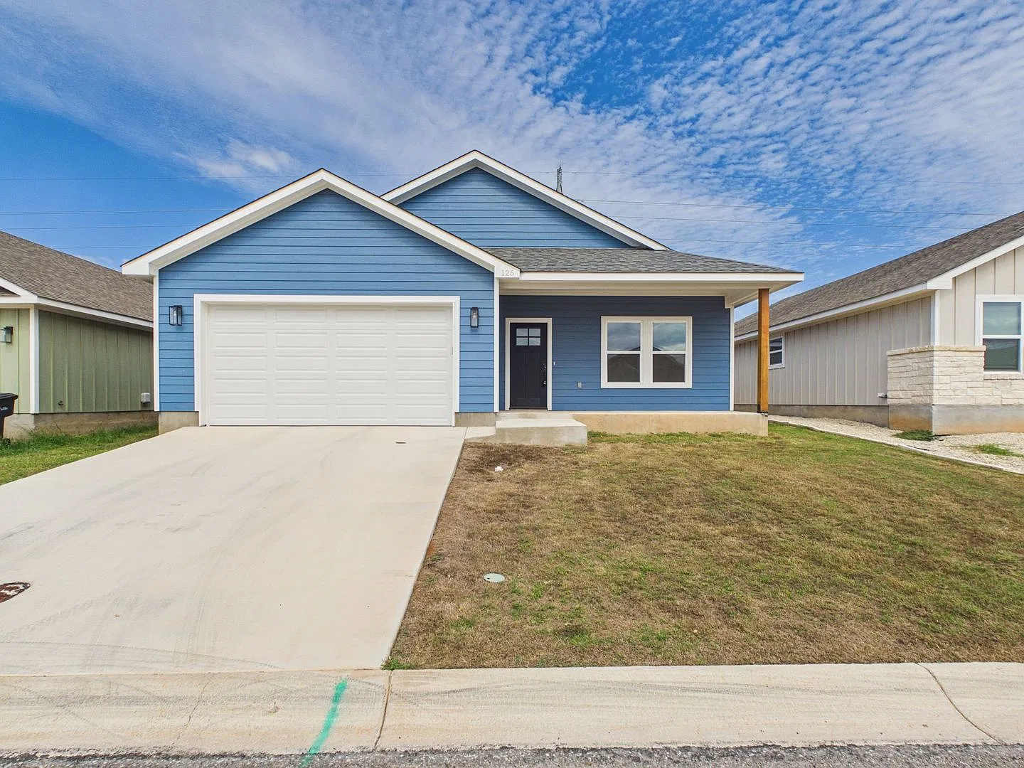 Like-New 3BR/2BA Home with Open Floor Plan & Fenced Yard — Photo 1